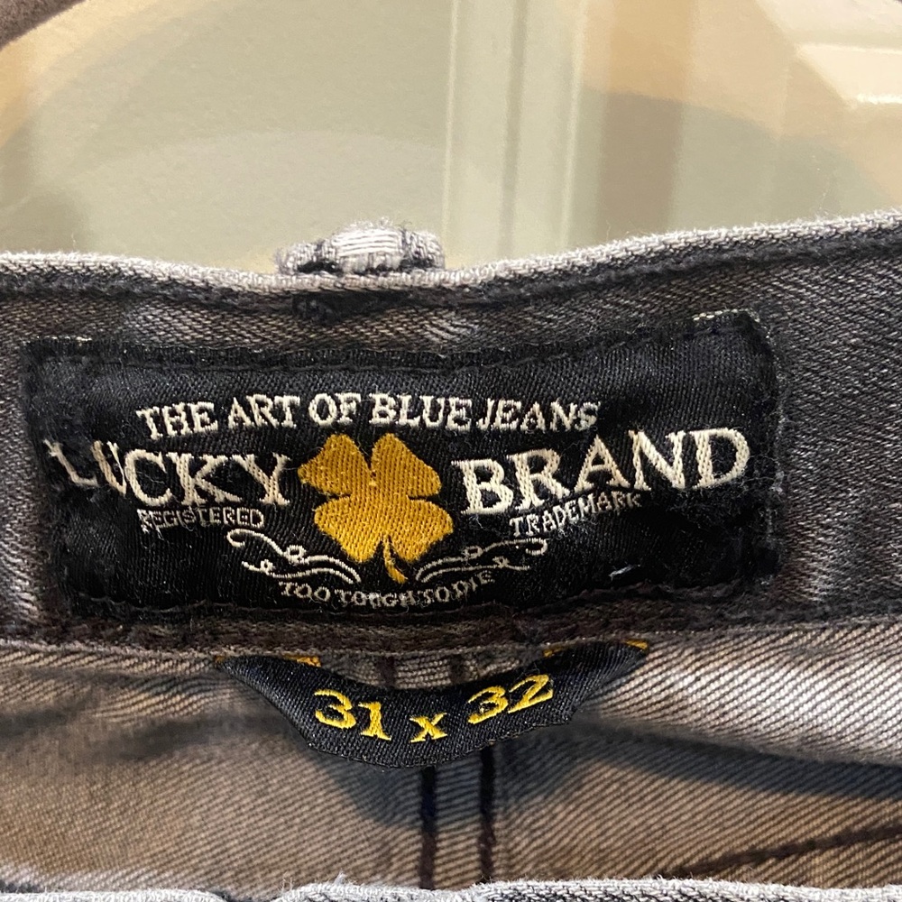 Lucky Brand Men's Straight Jeans in Washed Gray 31x32 - 410 Athletic Fit - Picture 4 of 8